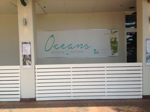 Photo: Oceans Bar Crowne Plaza Hotel